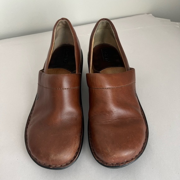 Born Women's Leather Clogs Brown Slip On Shoes Clogs Wedge Size 9 - Picture 1 of 8